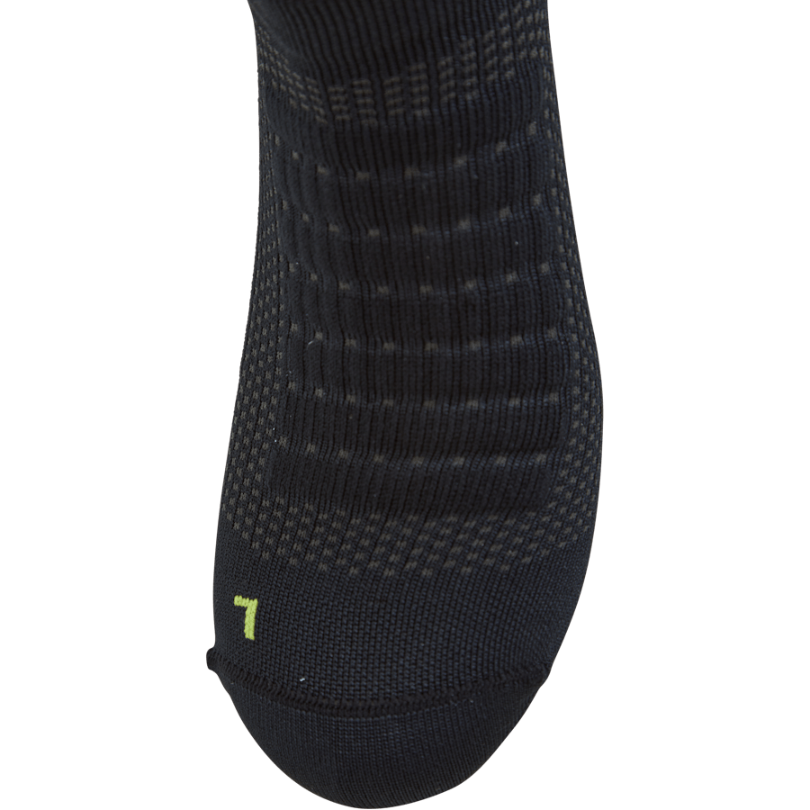 Adv Dry Mid Shaftless Sock Black